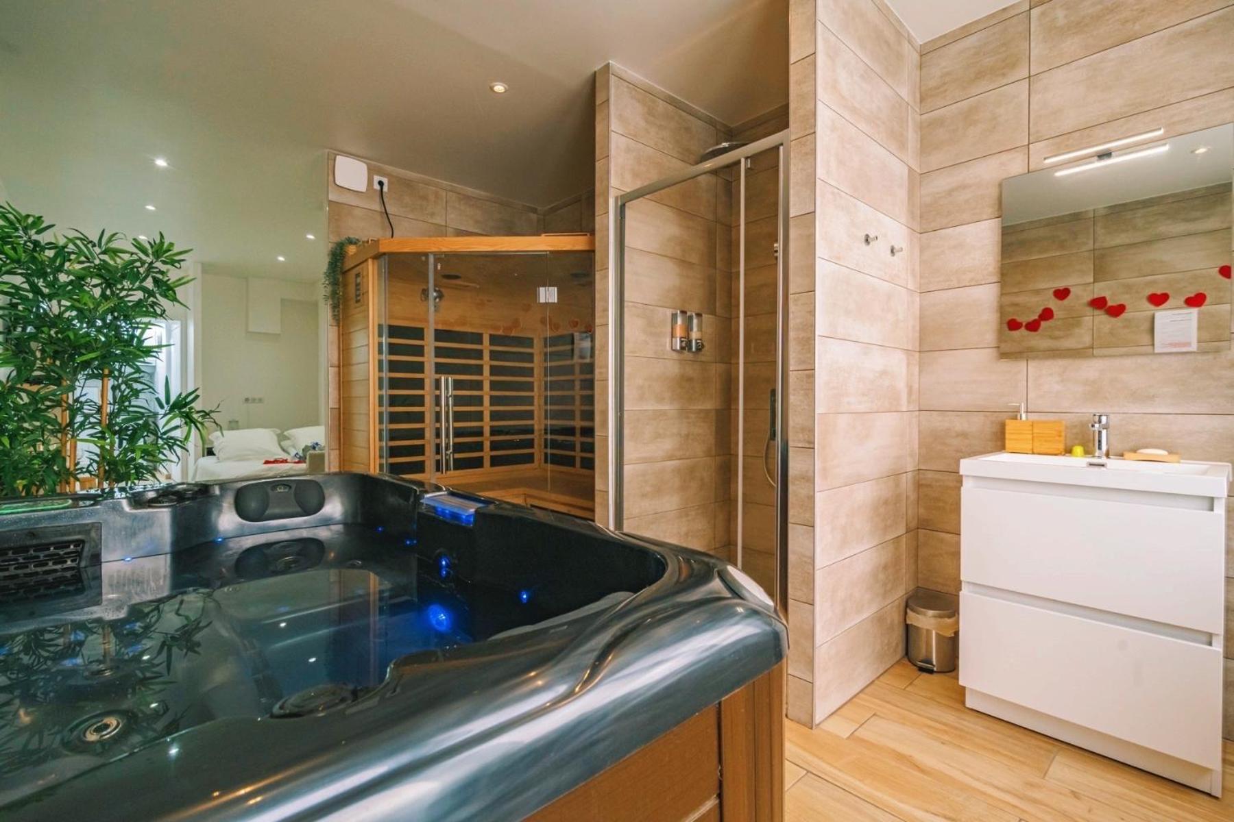 Spa Appartement O Temps Suspendu Reims Centre Sauna Et Jacuzzi 外观 照片