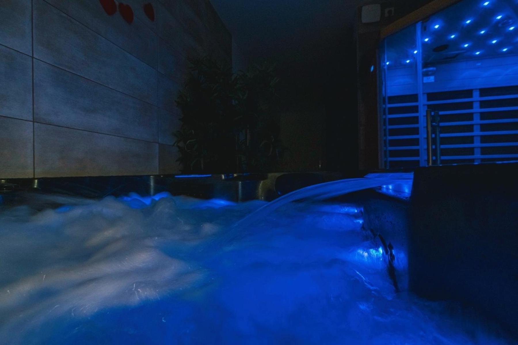Spa Appartement O Temps Suspendu Reims Centre Sauna Et Jacuzzi 外观 照片